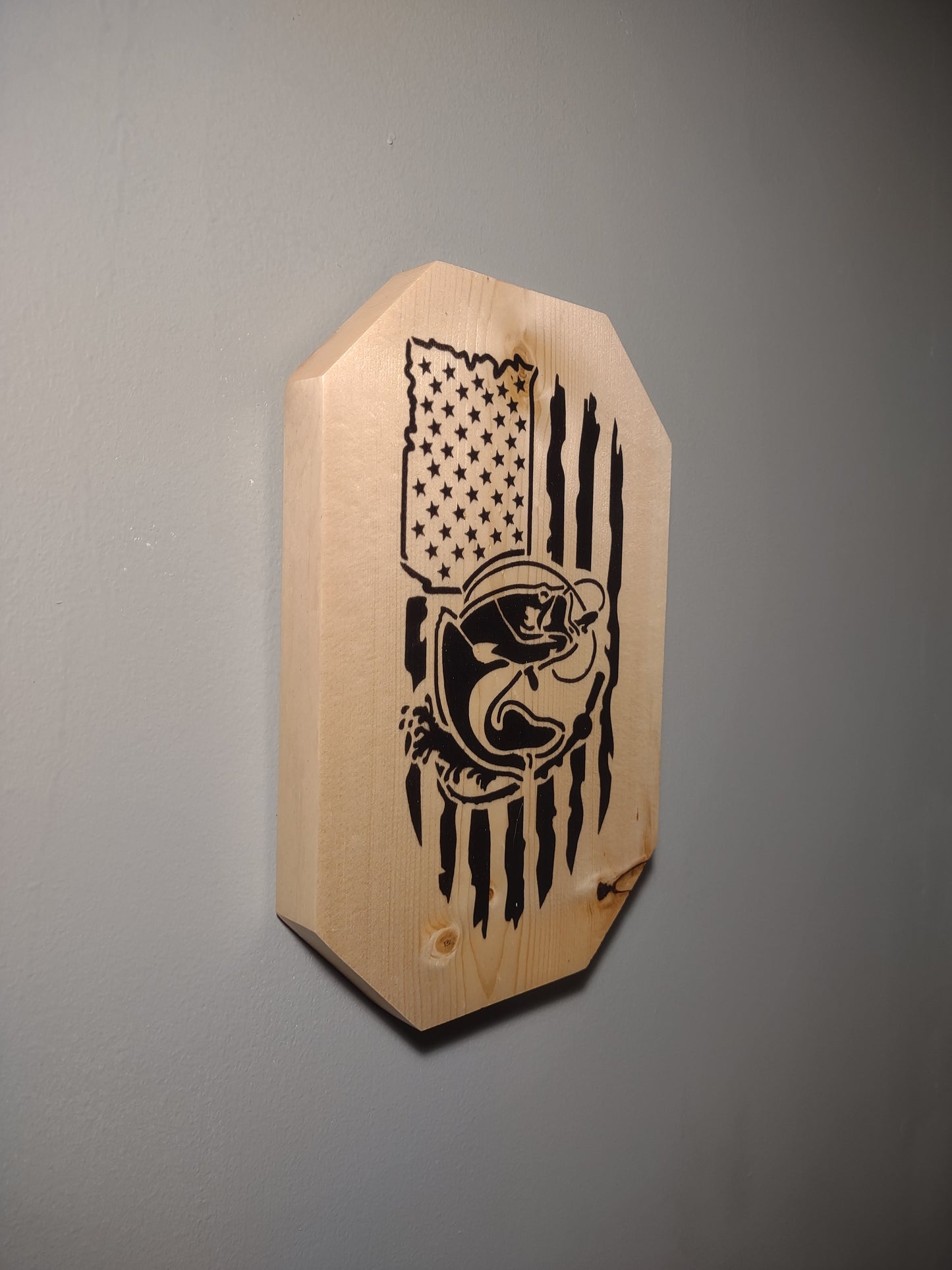 Patriotic Wall Decor Plaque, Fish
