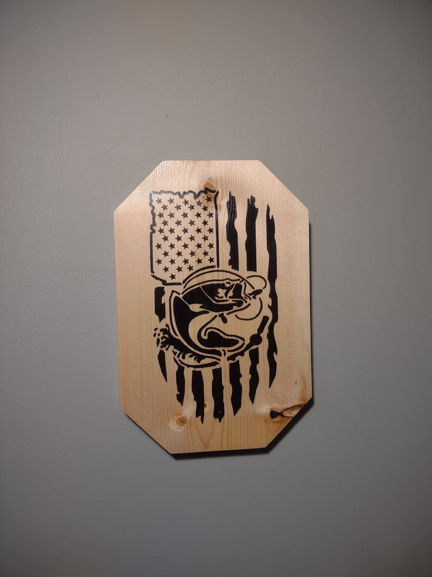 Patriotic Wall Decor Plaque, Fish