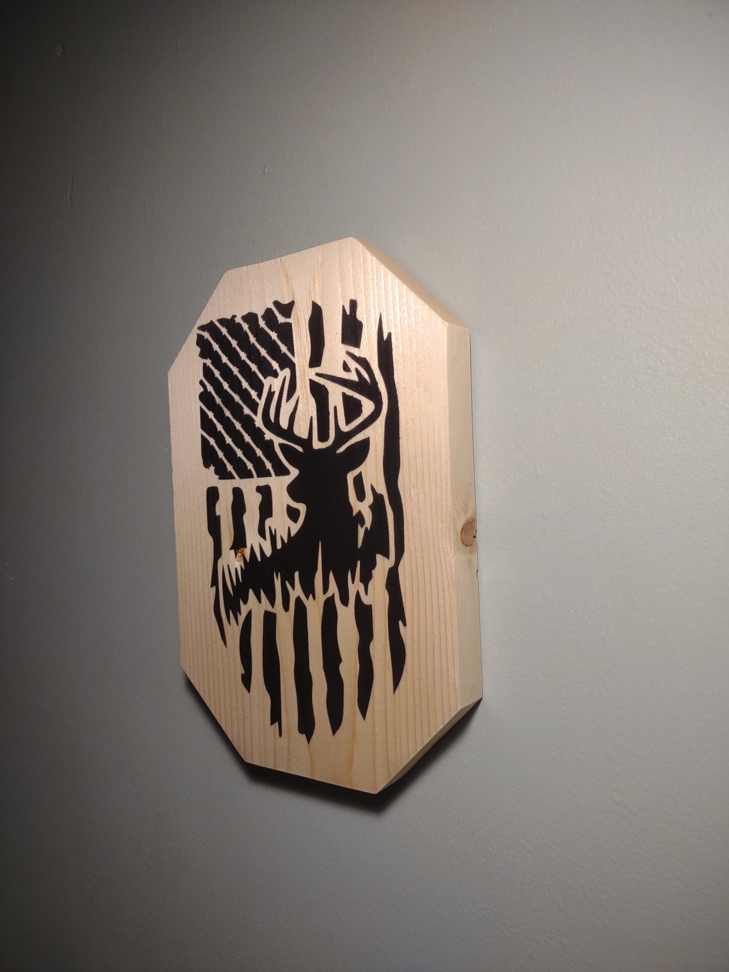 Patriotic Wall Decor Plaque, Whitetail Buck