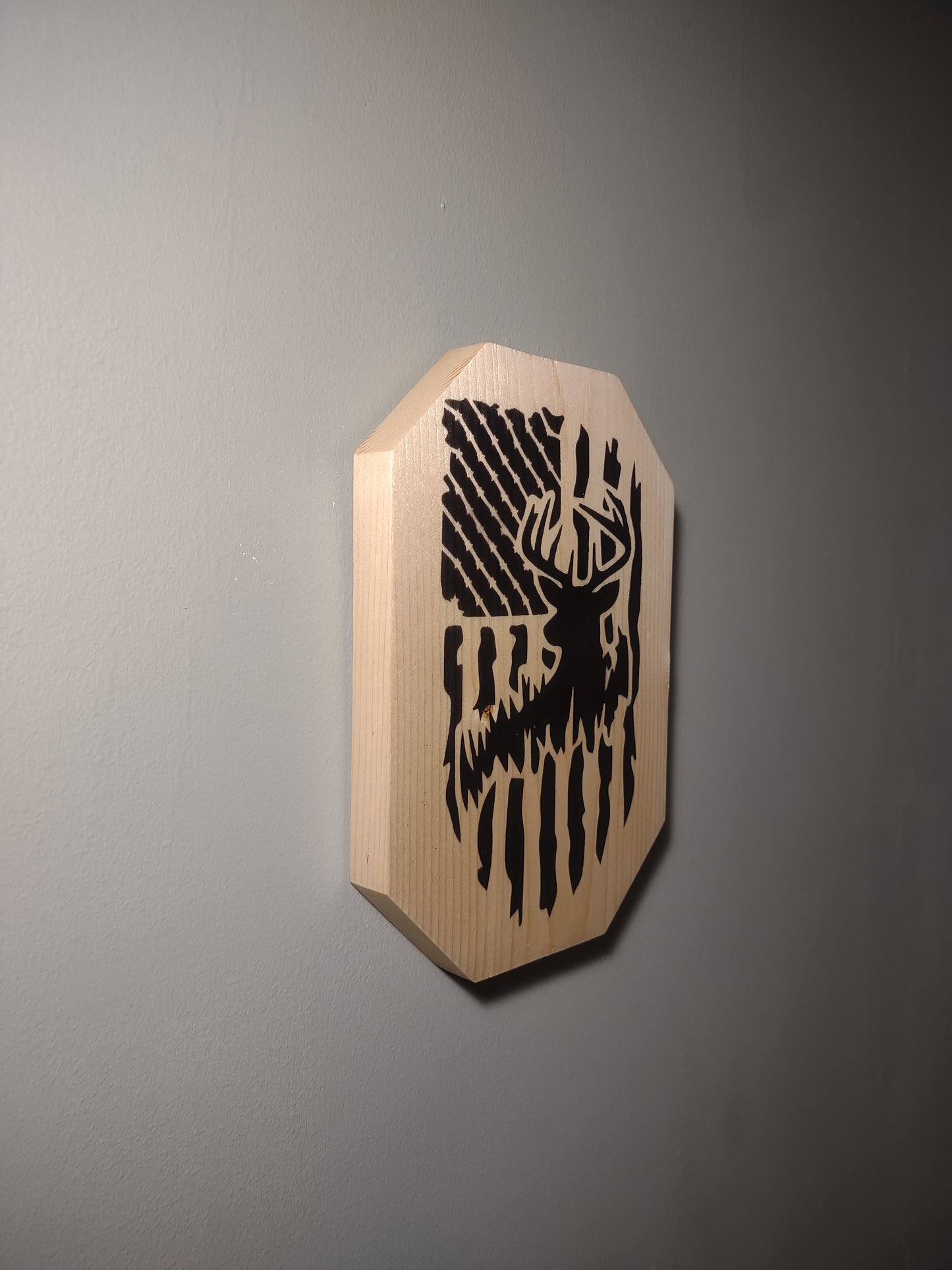 Patriotic Wall Decor Plaque, Whitetail Buck