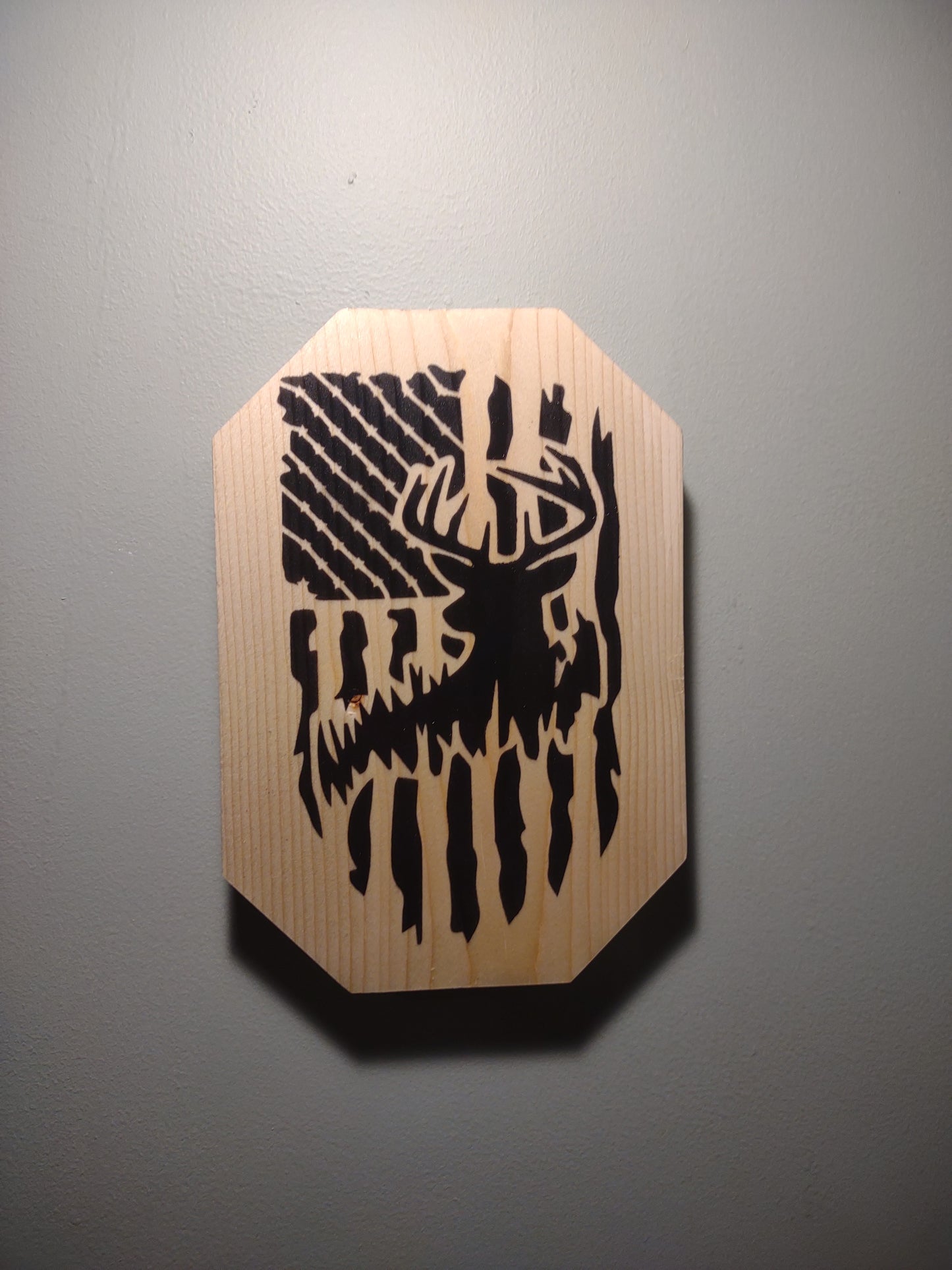 Patriotic Wall Decor Plaque, Whitetail Buck